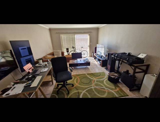 2 BEDROOM TOWNHOUSE FOR SALE IN KOSMOSDAL